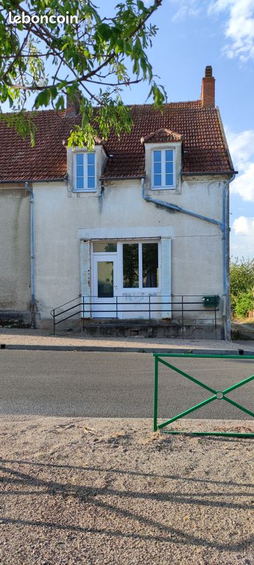 Maison 6 pièces 104 m² · à Montvicq · 104 m² · 72 000 €