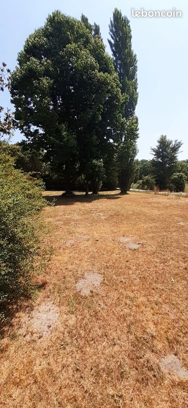 Terrain 860 m² · à Mios · 190 000 €