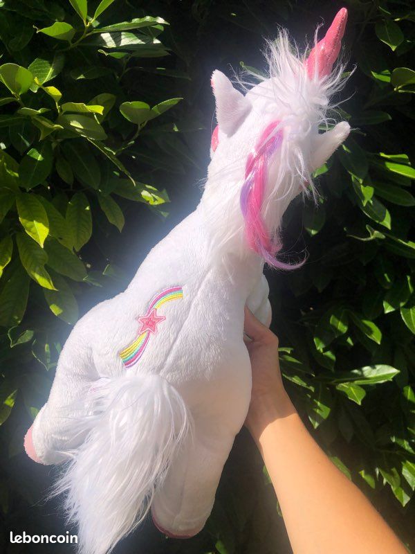 🦄Peluche licorne Lica Bella Mélodie, hennit et s'illumine