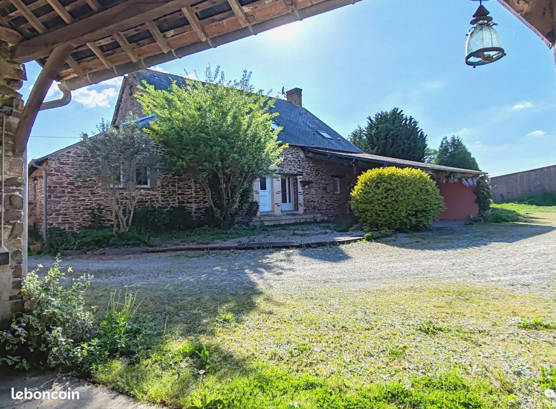 Maison 8 pièces 225 m² · à Retiers · 225 m² · 297 825 €