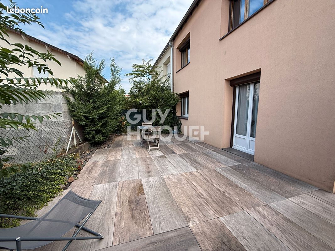 Maison 5 pièces 104 m² · à Aulnat · 104 m² · 200 000 €