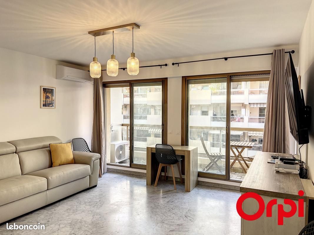 Appartement 1 pièce 24 m² · à Menton · 24 m² · 900 €
