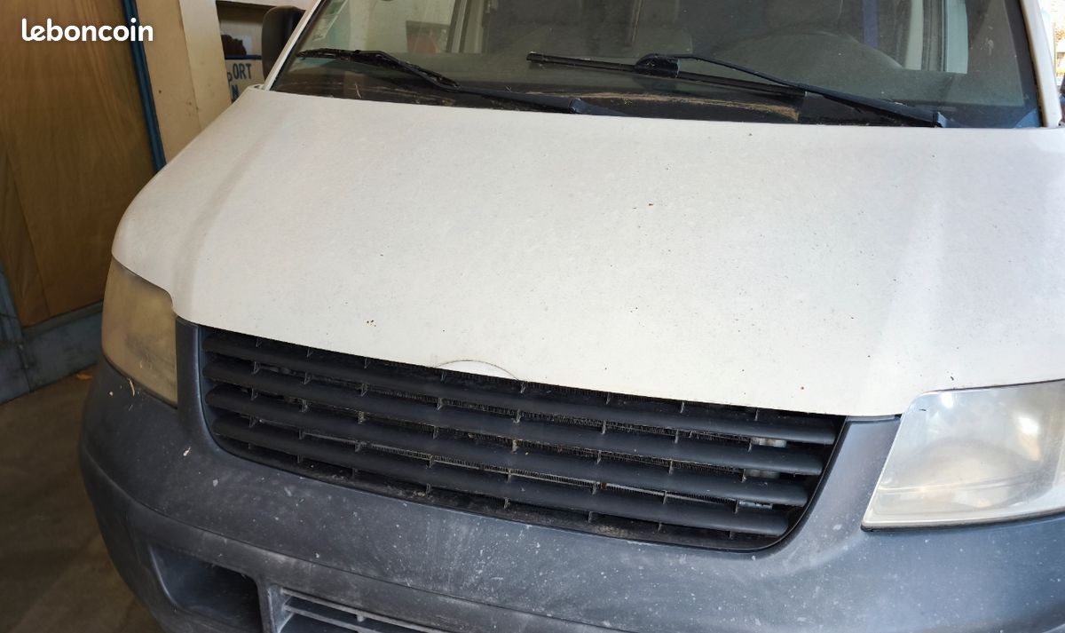 Calandre transporter T5 T6 sans sigle - Équipement auto