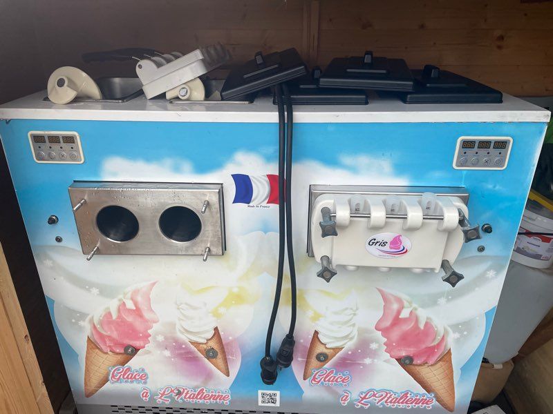 Machine à granita 3 bacs de 12 litres - Bilecan - Machines à glaces  italiennes