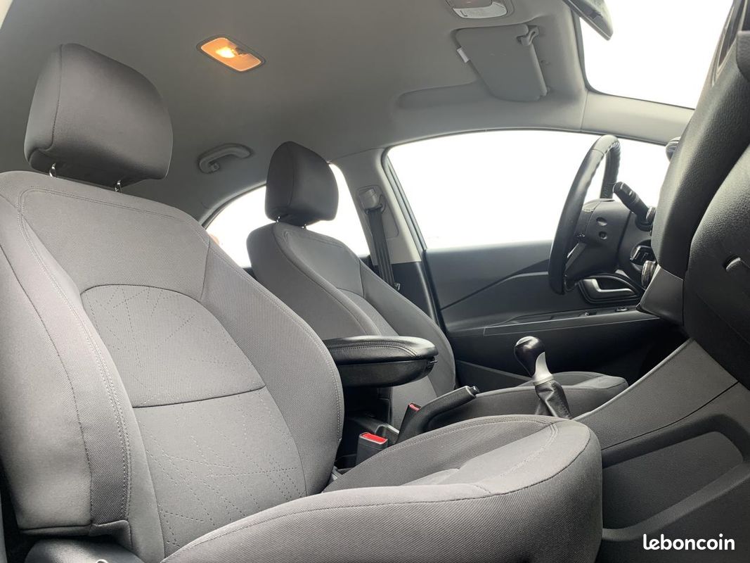 KIA RIO 1.2i 85 CH Style (image 17)