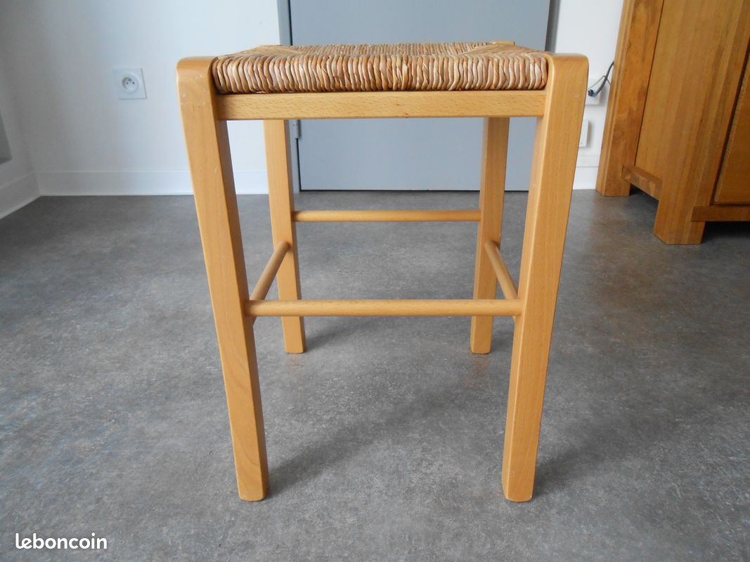 Tabouret en paille (image 2)