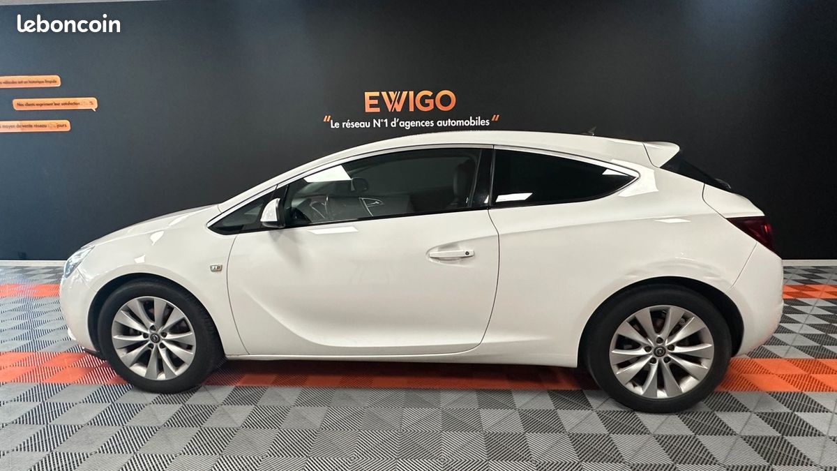 OPEL ASTRA GTC 1.7 CDTI 130ch FAP START/STOP SPORT (image 19)