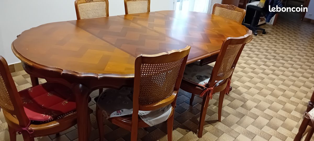Table et chaises (image 1)