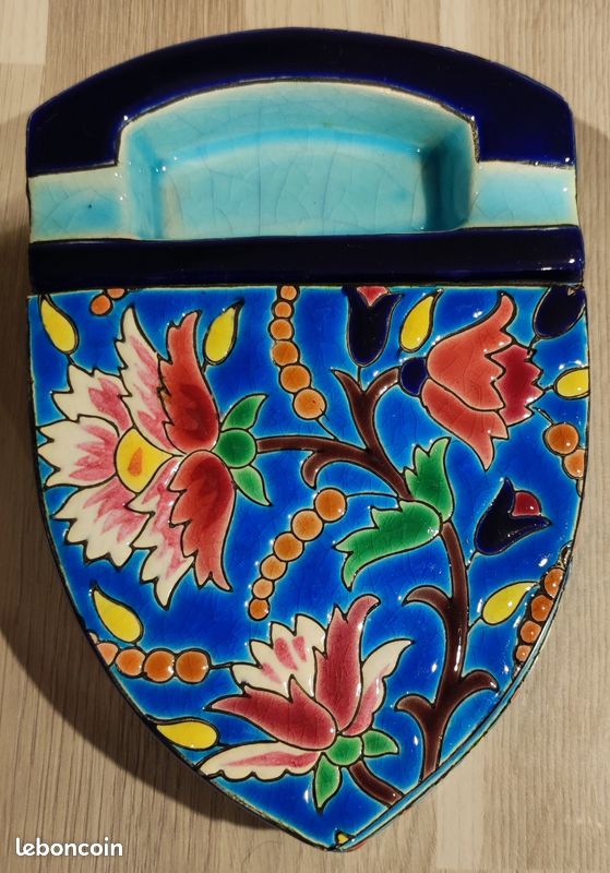 Cendrier et porte-cigarette cramique Forme Ecusson Emaux de Longwy -  Collection