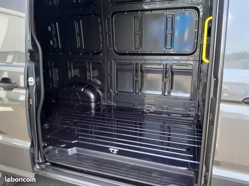 Volkswagen Crafter Fg 35 L3H3 2.0 TDI 140ch Business Traction BVA8 (image 18)