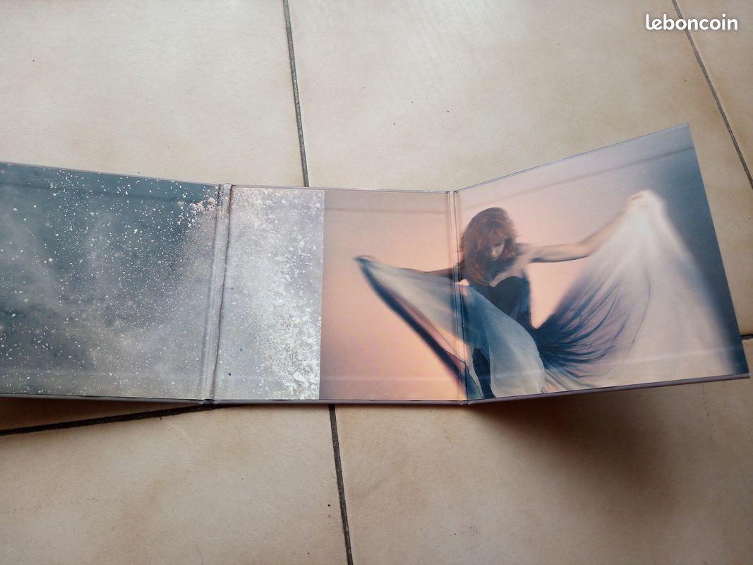 1 CD de Mylène Farmer "Interstellaires" neuf (image 3)
