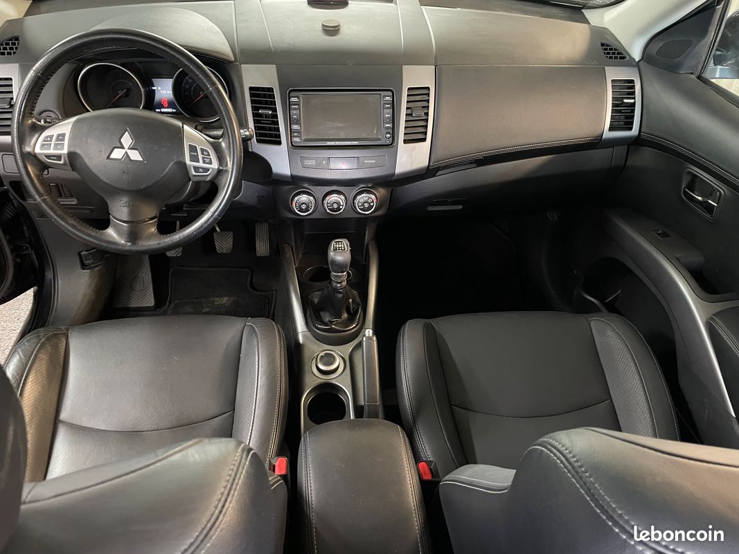 MITSUBISHI OUTLANDER 2.2 DI-D 140 Invite (image 3)