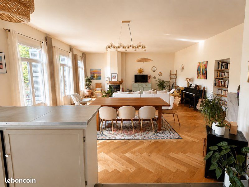 Appartement 5 pièces 128 m² · à Saint-Étienne · 128 m² · 240 000 €