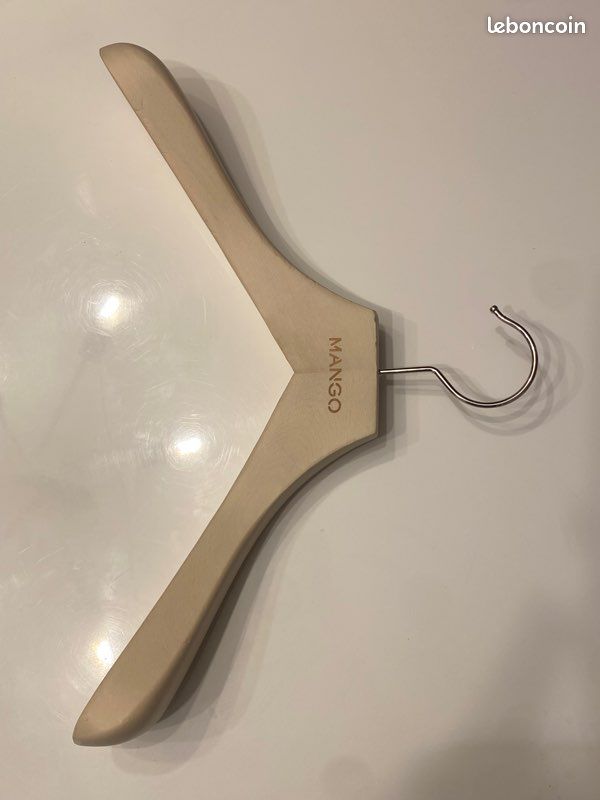 Gros cintres en bois Mango (image 2)