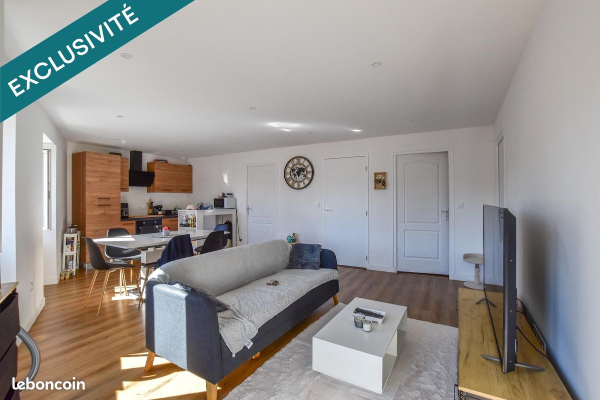 Local commercial 210 m² · à Sury-le-Comtal · 210 m² · 299 000 €