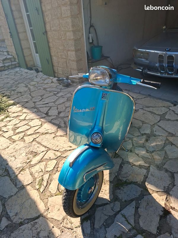 Superbe Vespa 125 restauré (image 2)