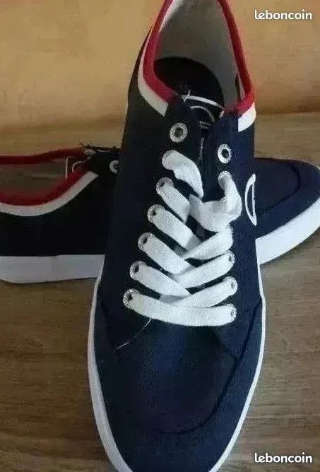Paire de chaussures Sergio Tacchini marine chaussures toile Tige textile bleu / blanc / rouge Doublure et semelle intérieure textile Semelle extérieure caoutchouc neuf avec étiquette (image 2)