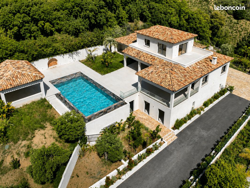 Maison 9 pièces 416 m² · à Sainte-Maxime · 416 m² · 10 500 000 €