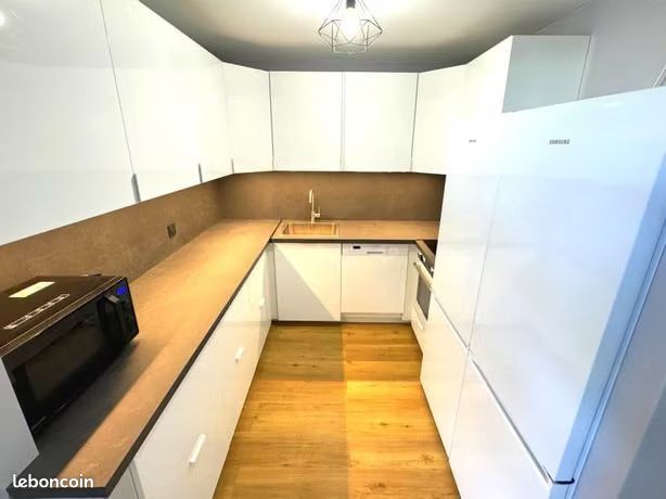 Appartement 7 pièces 110 m² · à Évry-Courcouronnes · 110 m² · 500 €/mois