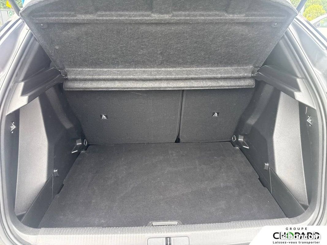 PEUGEOT 2008 Hybrid 145 e-DCS6 Allure (image 13)