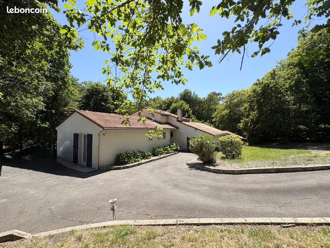 Maison 6 pièces 170 m² · à Targon · 170 m² · 320 000 €