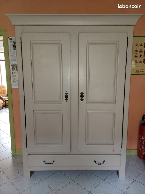 Vends armoire tout en chêne massif (image 1)