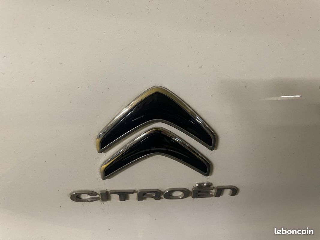 Citroen c3 citroen generation-iii societe 1.2 puretech 80 feel business (image 20)