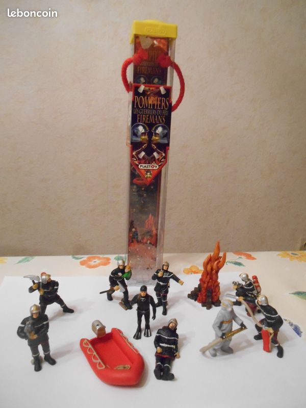 Figurines pompiers playstoy (image 1)
