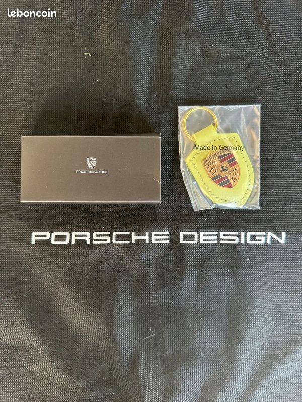 Porte-clés écusson jaune d’origine Porsche (image 1)