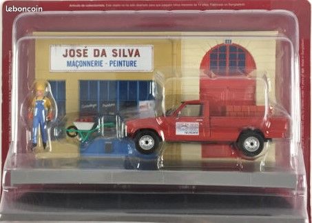 PEUGEOT 504 Dangel Pick-Up + diorama Le maçon José DA SILVA – Maçonnerie Peinture + 1 personnage et 1 brouette - échelle 1/43 - Neuf en Boite - collection VEHICULES UTILITAIRES avec DIORAMA N° 16 (image 4)