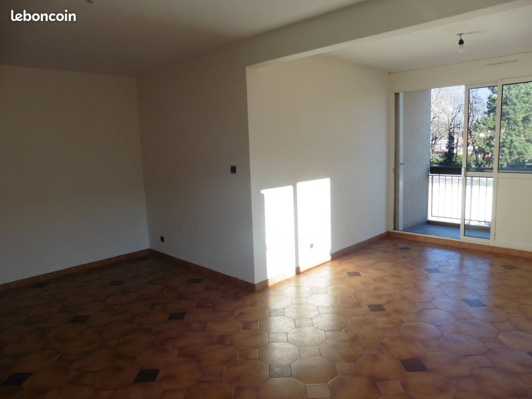 Appartement 3 pièces 76 m² · à Sassenage · 76 m² · 810 €