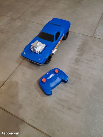 Hot Wheels Rodger Dodger 1/16 – Voiture RC 2,4 GHz – 11 Km/h – Édition 50e Anniversaire