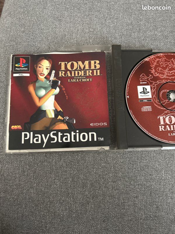 👾 Lot Jeux Ps1 Tomb raider II et III (image 2)