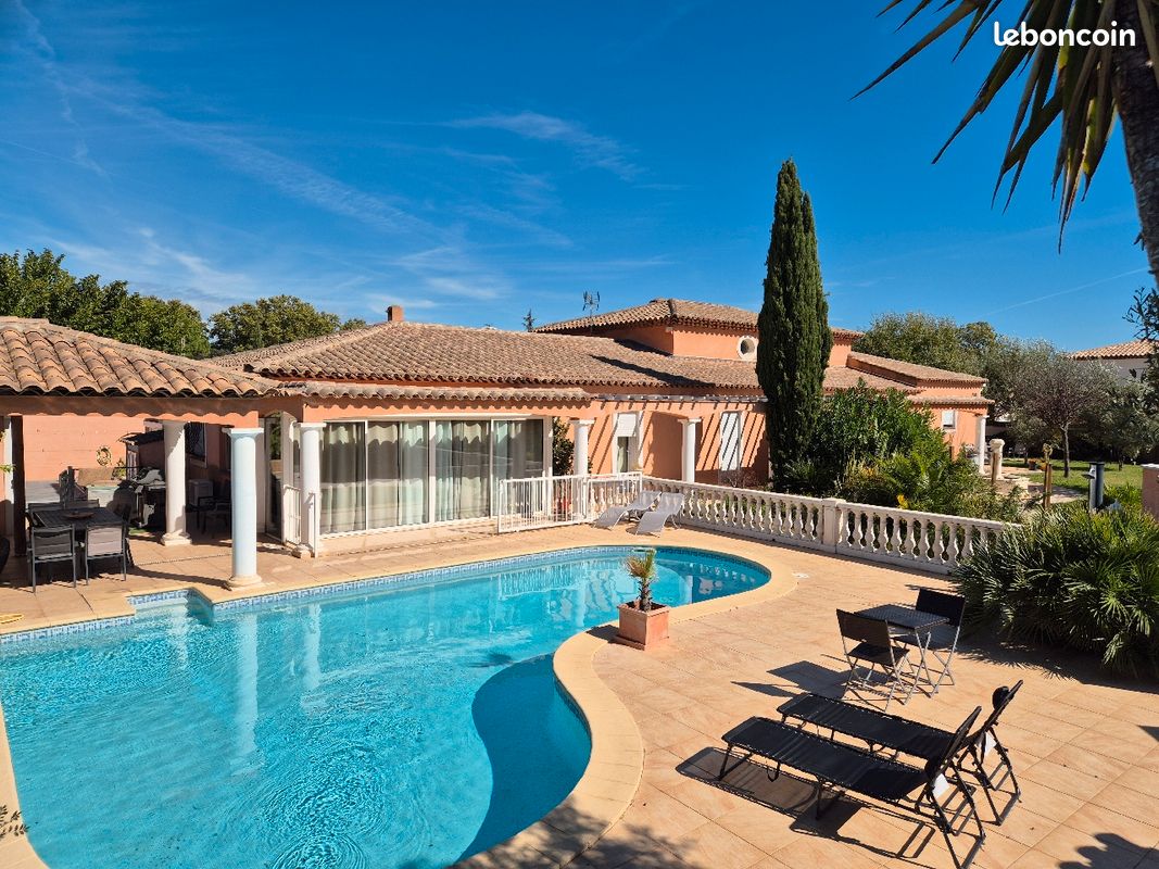Villa luxueuse avec piscine privée 4chambres (image 1)