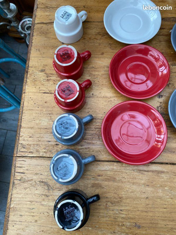 Lot de petites tasses (image 2)