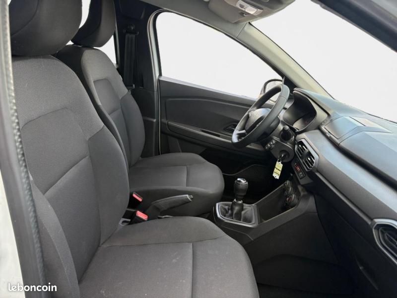 Dacia Jogger 1.0 ECO-G 100ch Essential 5 places (image 18)