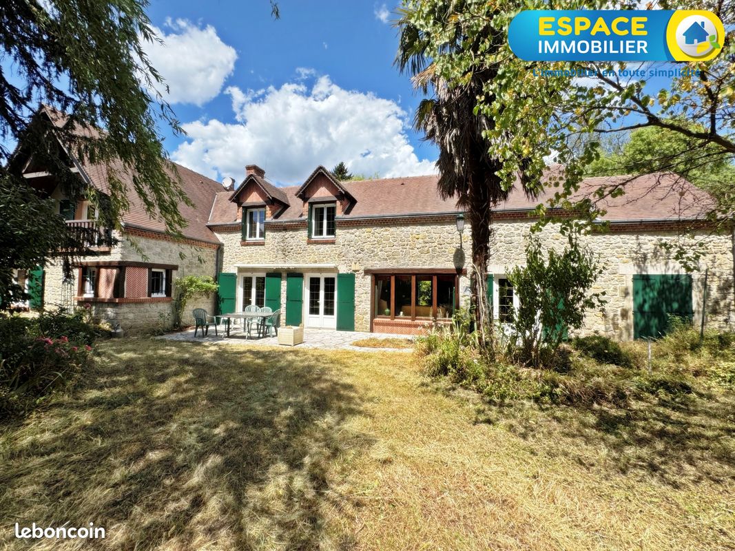 Maison 7 pièces 233 m² · à Vitry-aux-Loges · 233 m² · 336 000 €