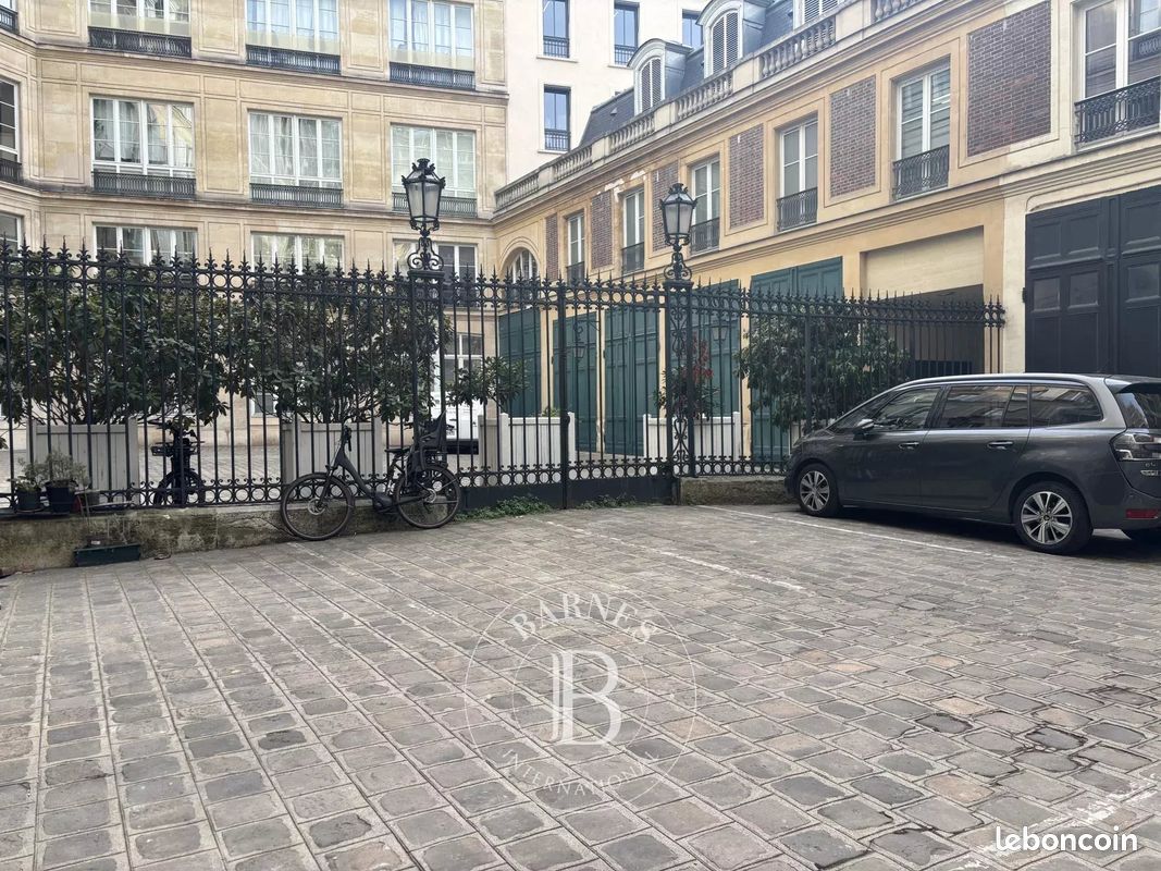 Parking/box Paris 6ème · 70 000 €