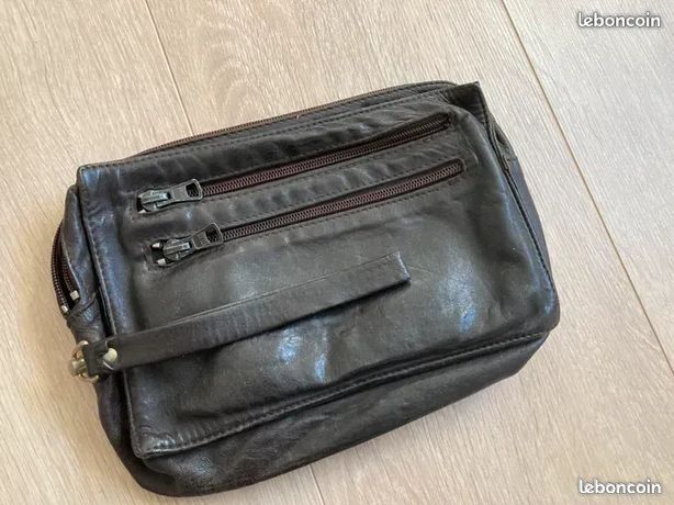 Pochette Portable Vintage En Cuir Véritable Homme - Marque Le Tanneur, Occasion Avec Patine