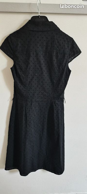 Petite robe noire boutonnée (image 2)