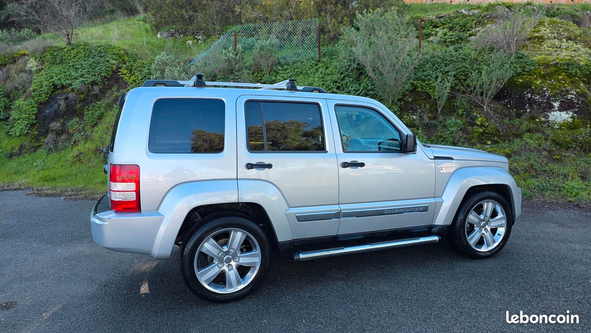 JEEP Cherokee 2.8 CRD 200ch Overland 4wd Toit ouvrant (image 2)
