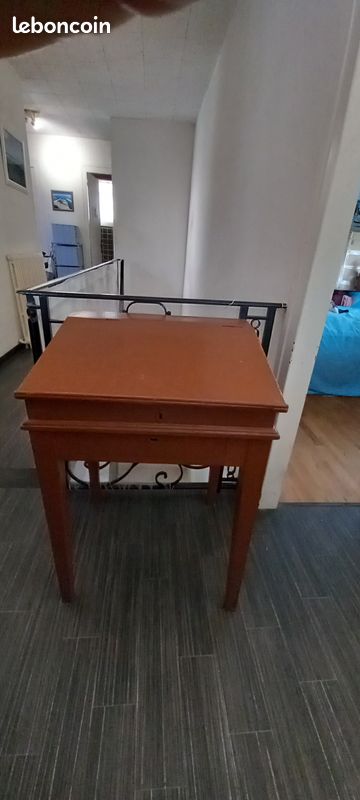 Bureau/ Pupitre d écolier (image 1)