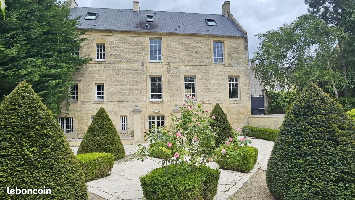 Maison 8 pièces 224 m² · à Thue Et Mue · 224 m² · 790 000 €