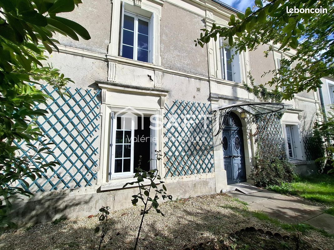 Maison 5 pièces 142 m² · à Cléré-les-Pins · 142 m² · 220 000 €