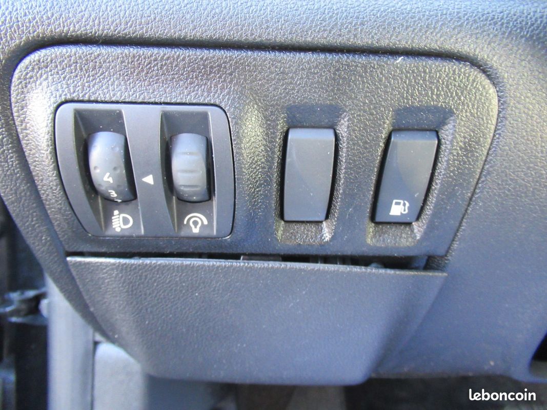 Renault Megane ESTATE E-TECH PLUG-IN HYBRID 160 CV Evolution (image 15)