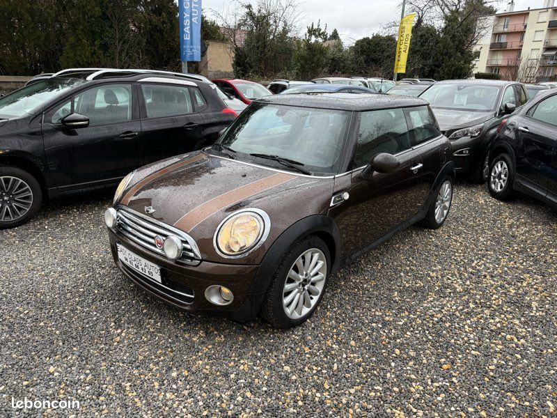 Mini COOPER D BOÎTE AUTOMATIQUE TOIT PANO/JA/RADAR AR/S.CHAUFFANT (image 1)