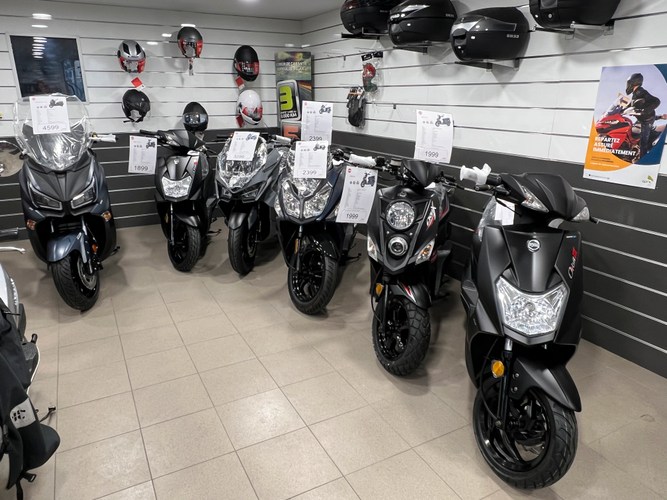 Découvrez nos accessoires moto et scooter MS 2ROUES à Romainville