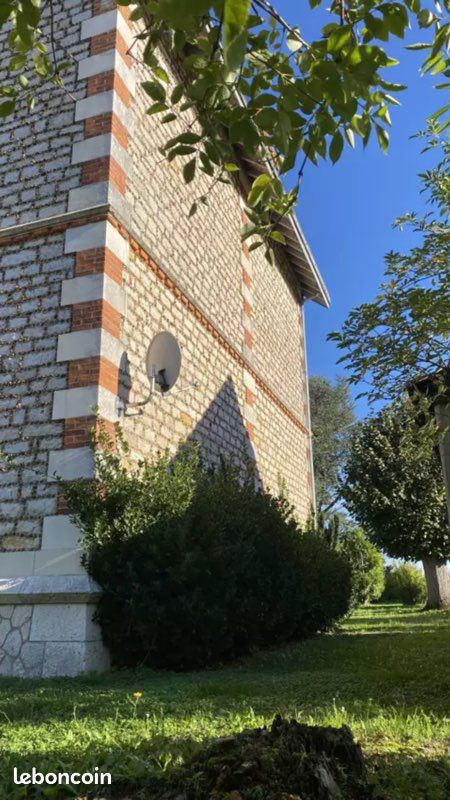 Maison 7 pièces 165 m² · à Ladon · 165 m² · 128 000 €
