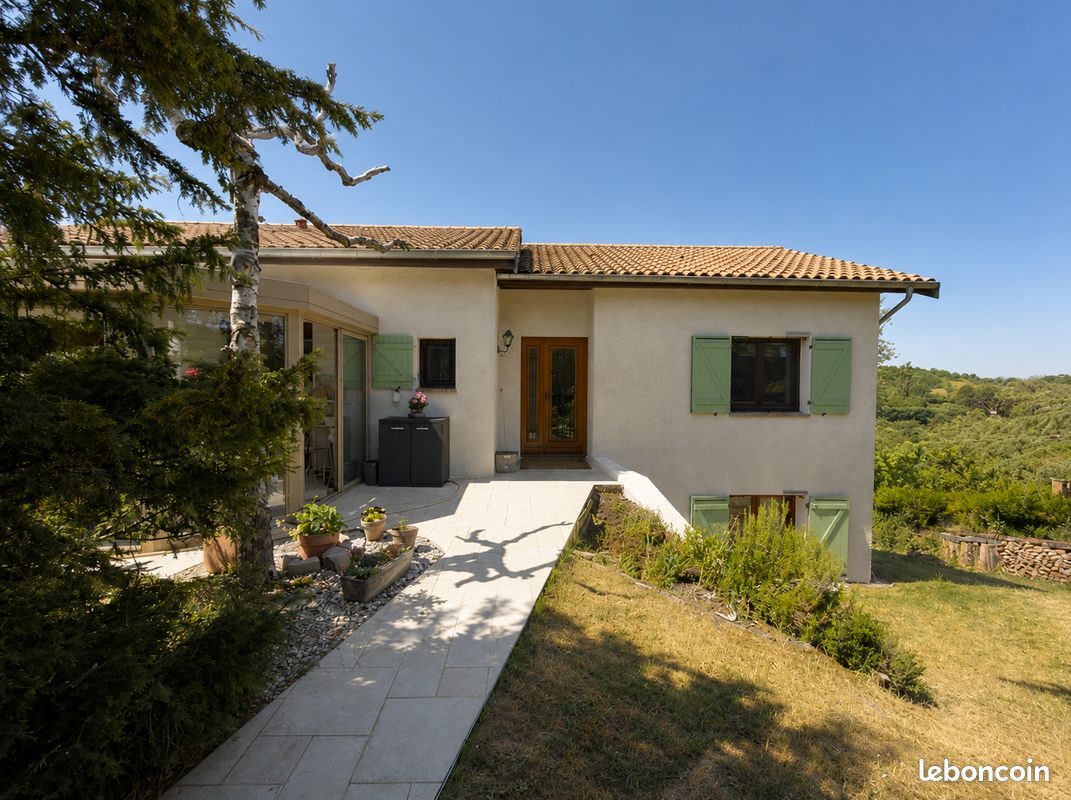 Maison 6 pièces 160 m² · à Lissieu · 160 m² · 549 000 €