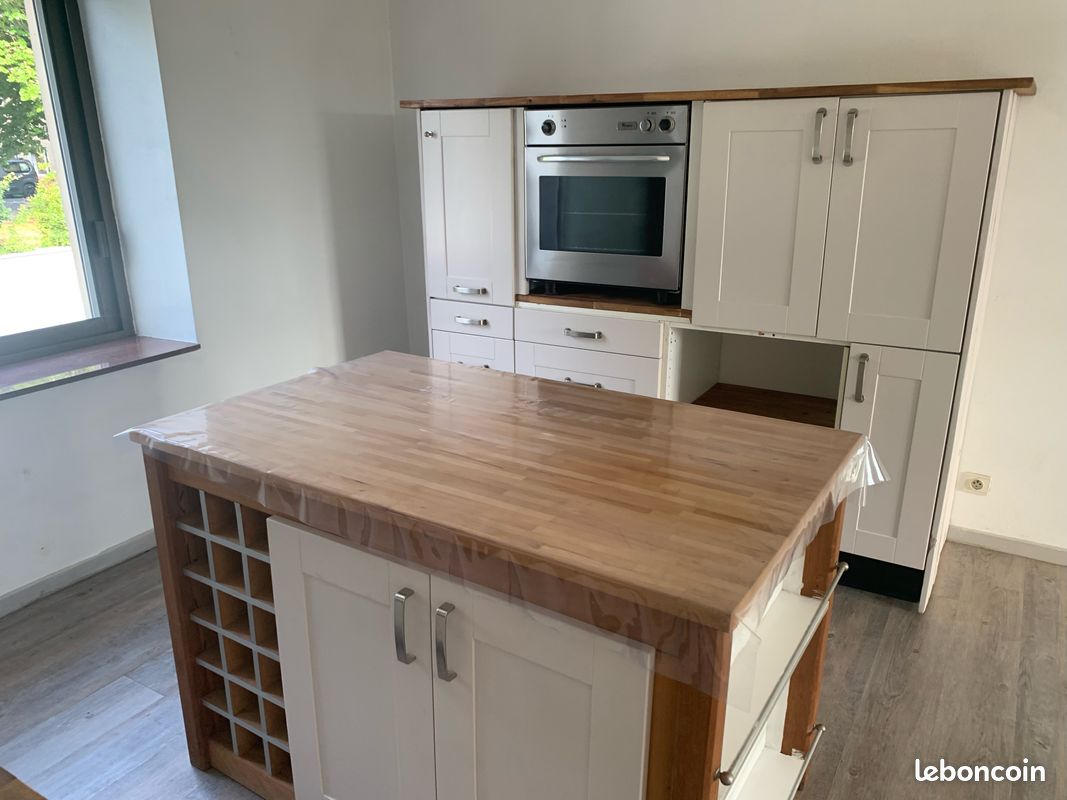 Appartement 3 pièces 80 m² · à Réalmont · 80 m² · 570 €